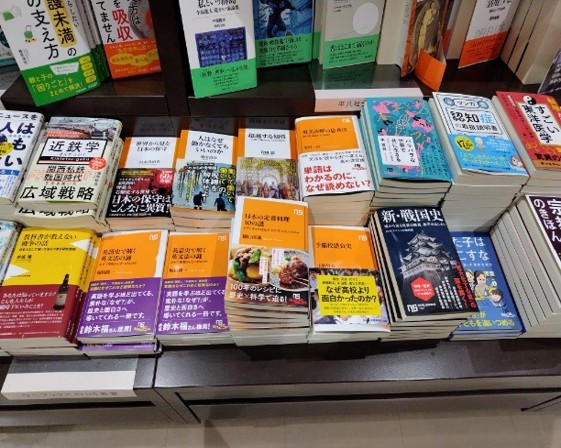 ジュンク堂書店立川店 朱喜哲氏・堀田隆一の両氏の新書を各店とも強力プッシュ中